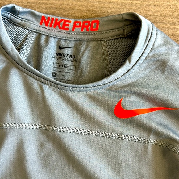 Men’s Nike Pro Hyperwarm Top - Picture 3 of 3